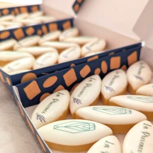 calissons personnalisés cadeau anniversaire Coffret de calissons personnalisés pour remerciement
