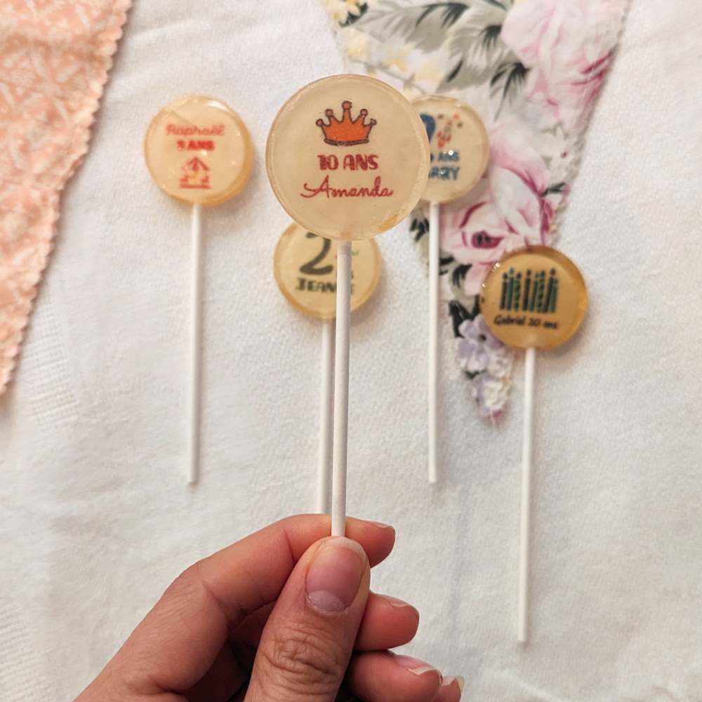 Petites sucettes personnalisées
