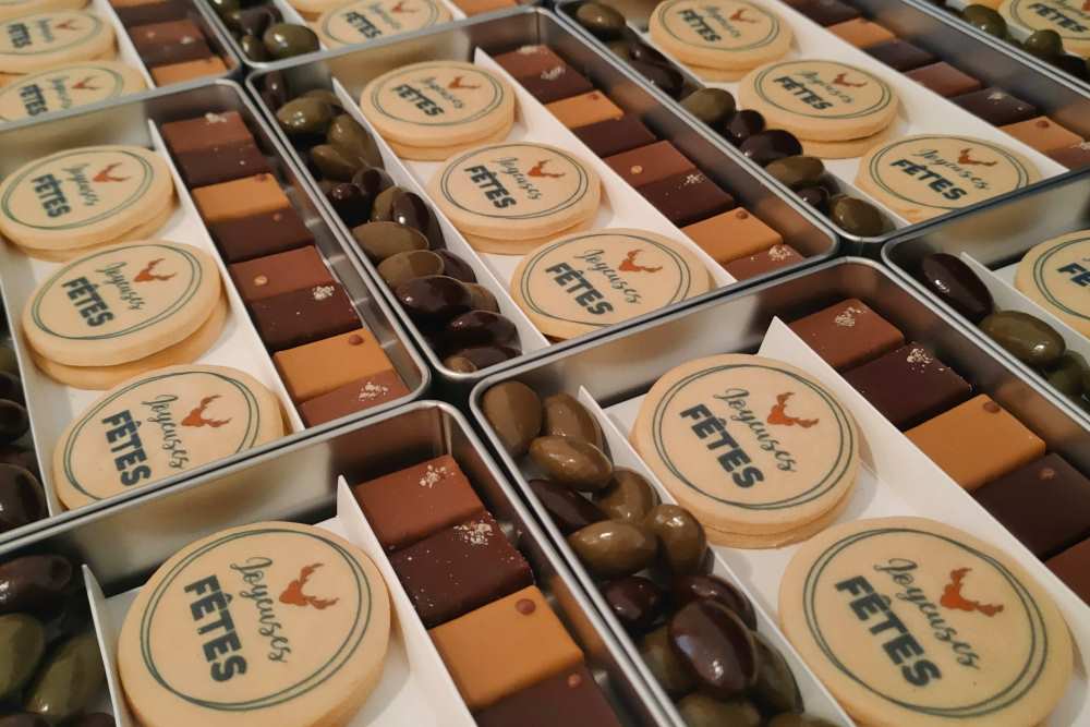 coffret-cadeau-client-noel-biscuits-personnalisés biscuits personnalisés et chocolats personnalisés