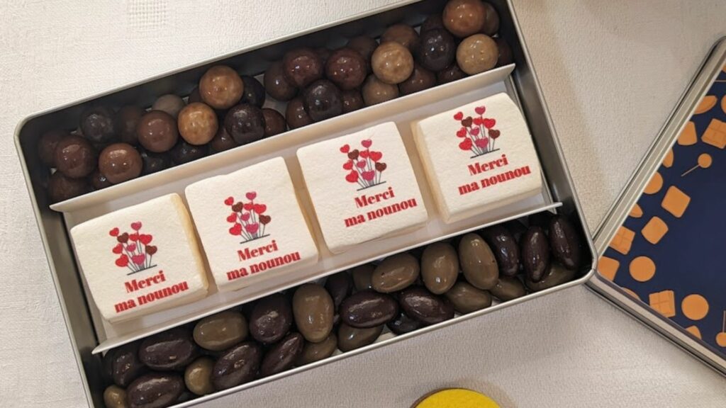 Copie de Presentation professionnel marketing sobre élégant minimaliste blanc noir(2)