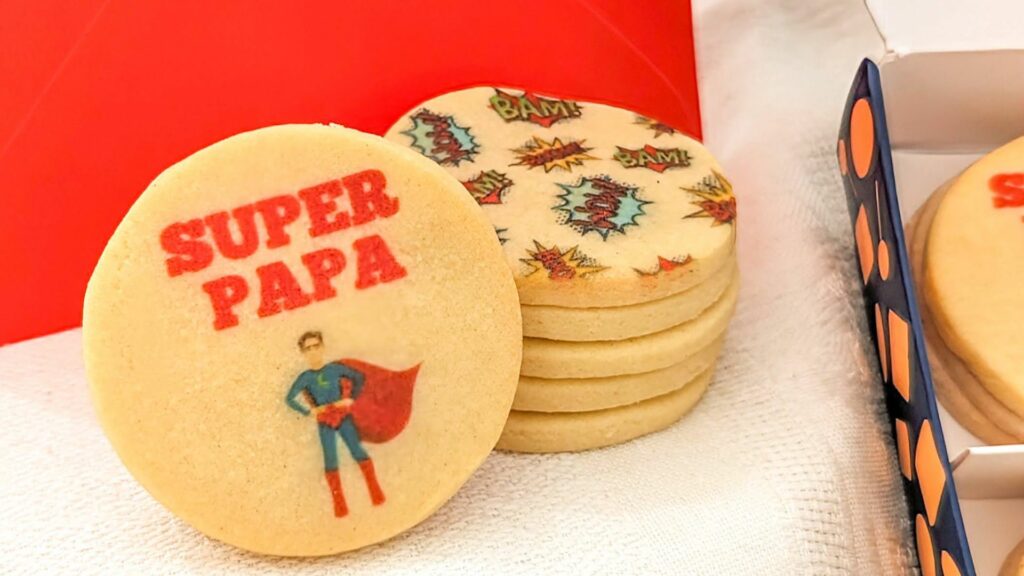 Copie de Presentation professionnel marketing sobre élégant minimaliste blanc noir(6)