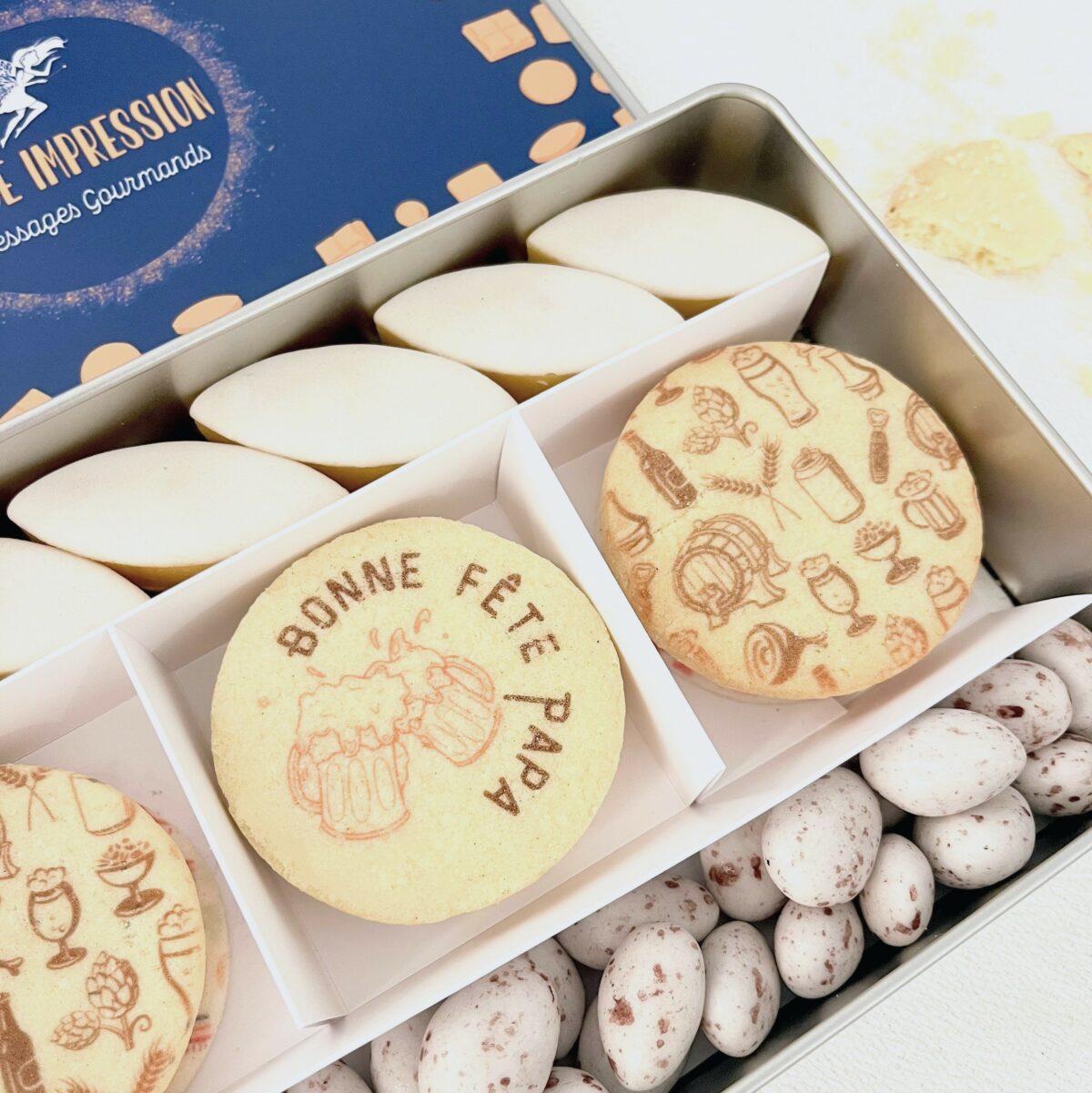 Coffret personnalisé fête des pères HAPPY avec biscuits 'Super Papa', calissons artisanaux et gourmandises croustillantes – Cadeau papa personnalisé