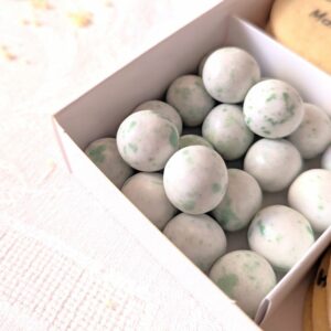 coffret cadeau maman biscuits sablés et chocolats