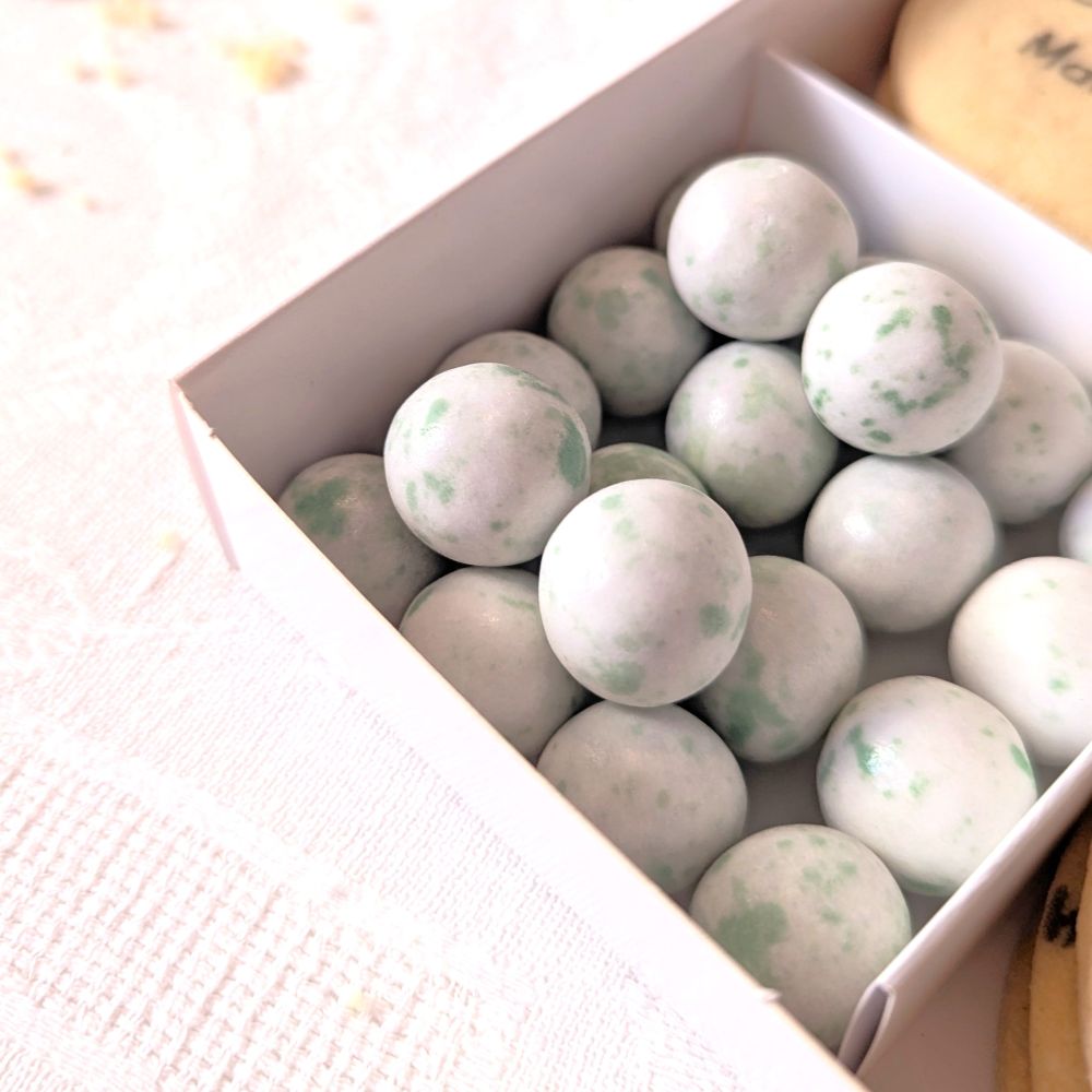 coffret cadeau maman biscuits sablés et chocolats