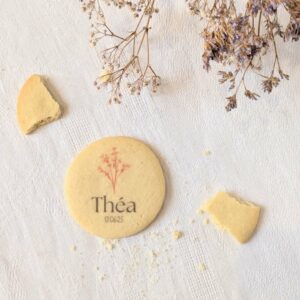 biscuits baptême dans boîte blanche personnalisée