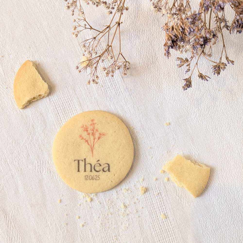 biscuits baptême dans boîte blanche personnalisée