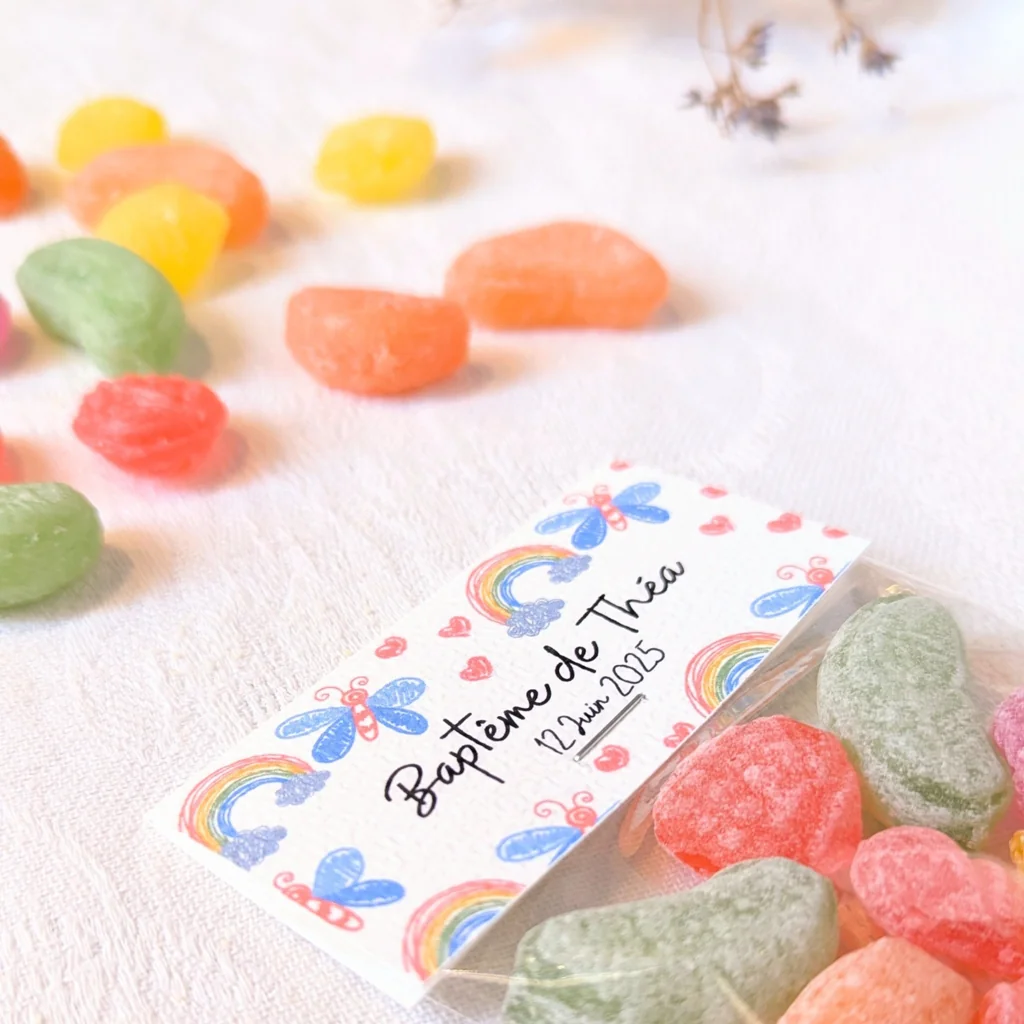 sachet de bonbons personnalisés pour cadeau invité baptême