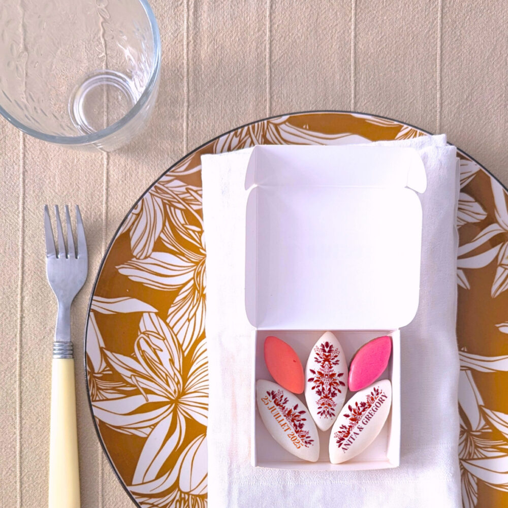 calissons mariage rouge bohème cadeau invité