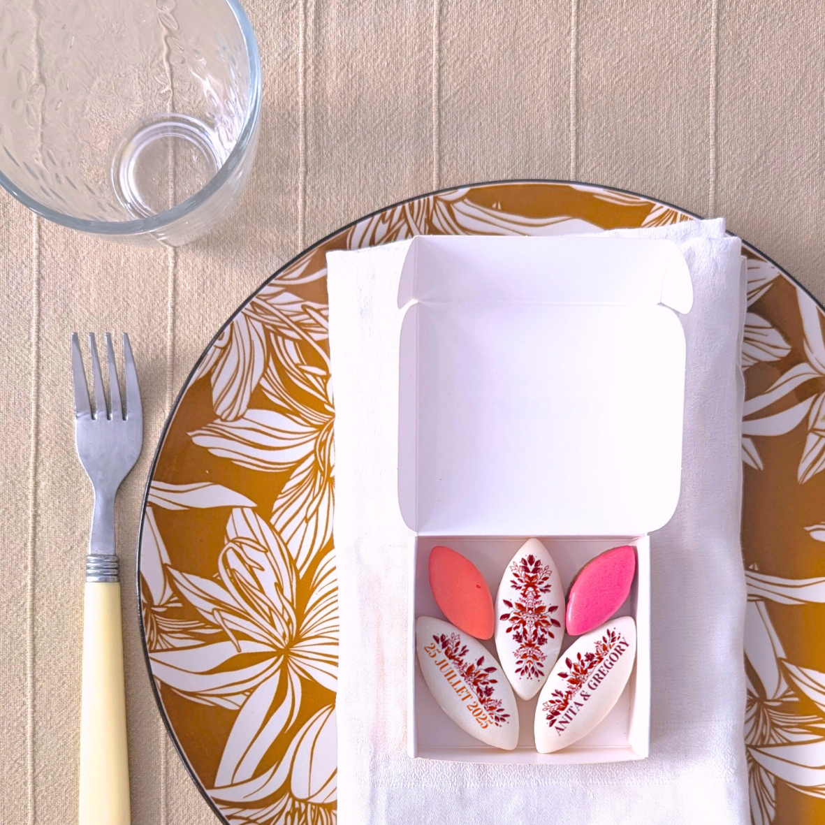 calissons mariage rouge bohème cadeau invité