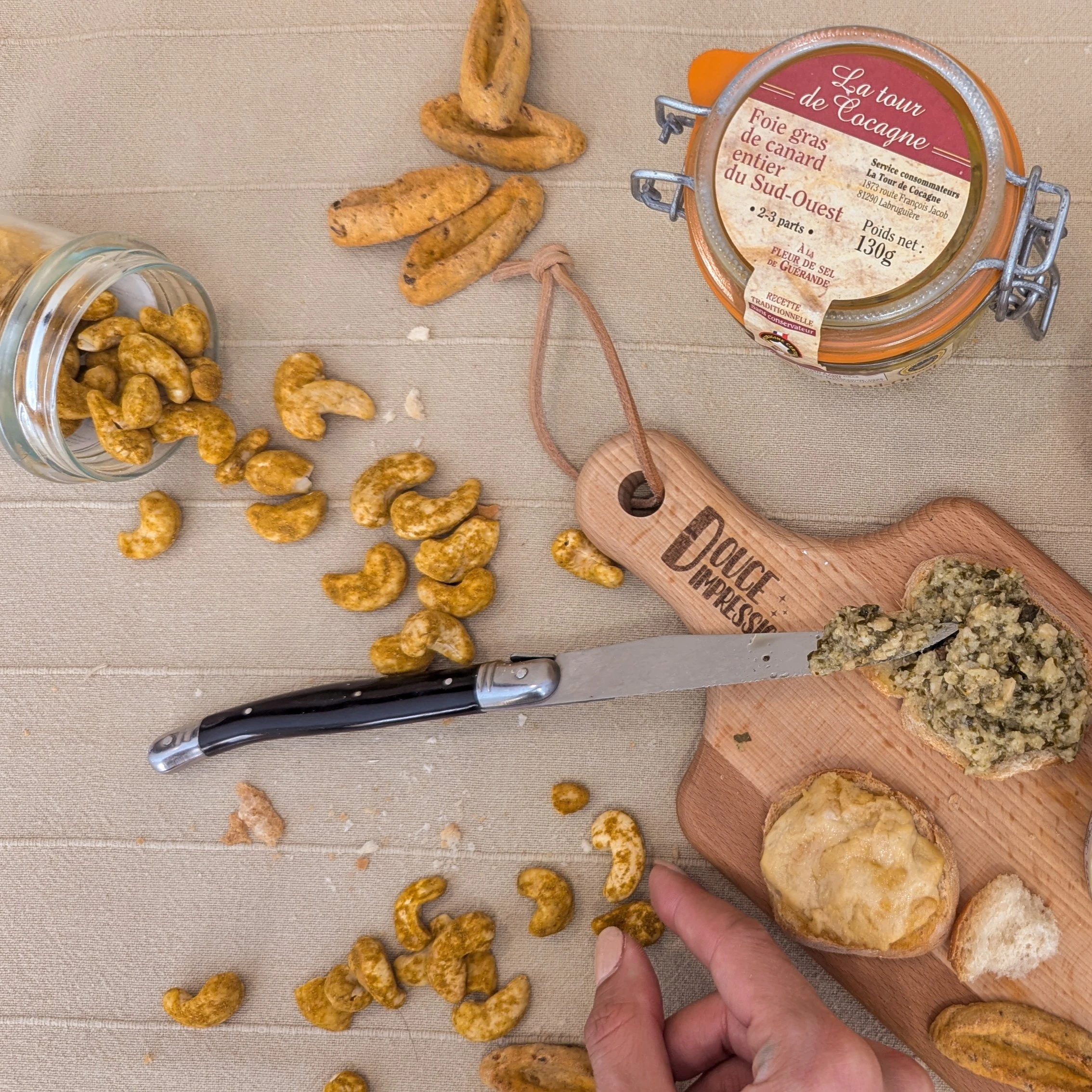 box apéritif prémium escape game maison gourmand, box enquête à partager en famille, coffret gourmet de noël