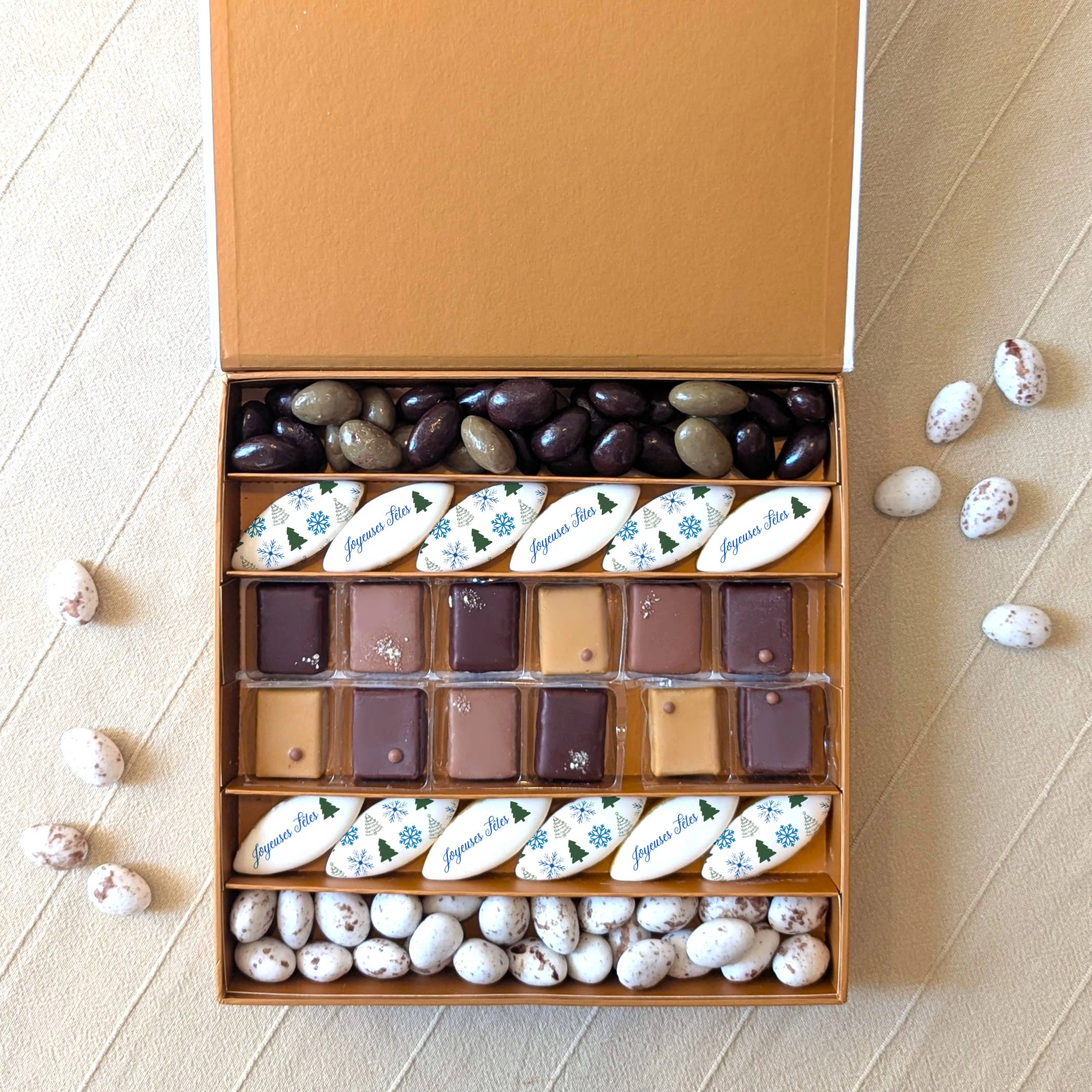 coffret gourmand de calissons et chocolats pour cadeau de noel coffret gourmand de noel calissons et chocolats personnalisés